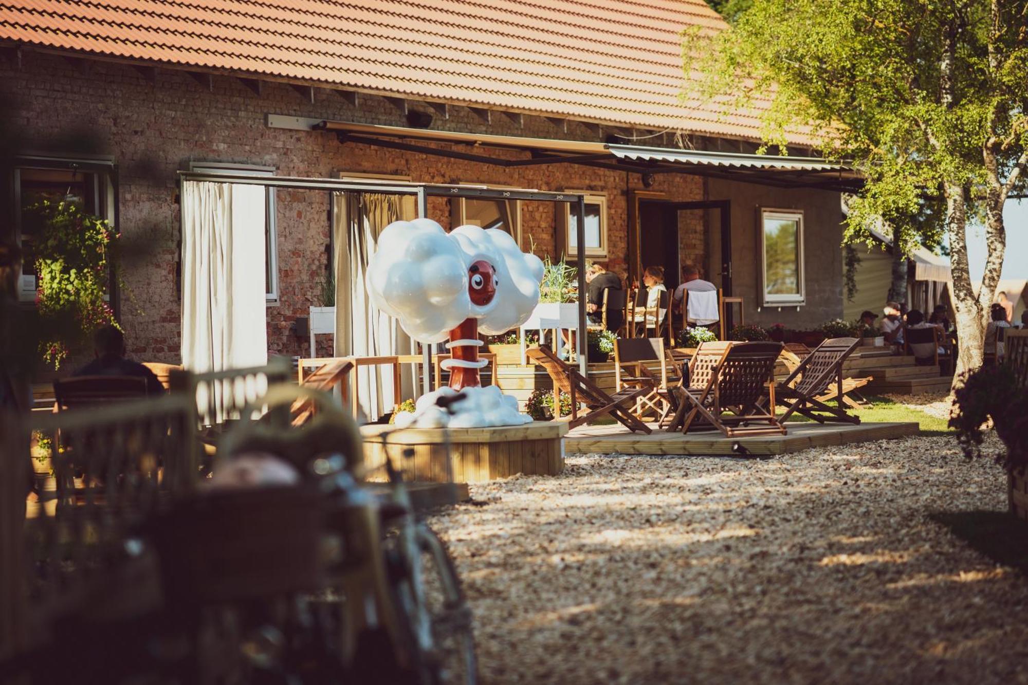 Mia Glamping Hotell Orissaare Exteriör bild