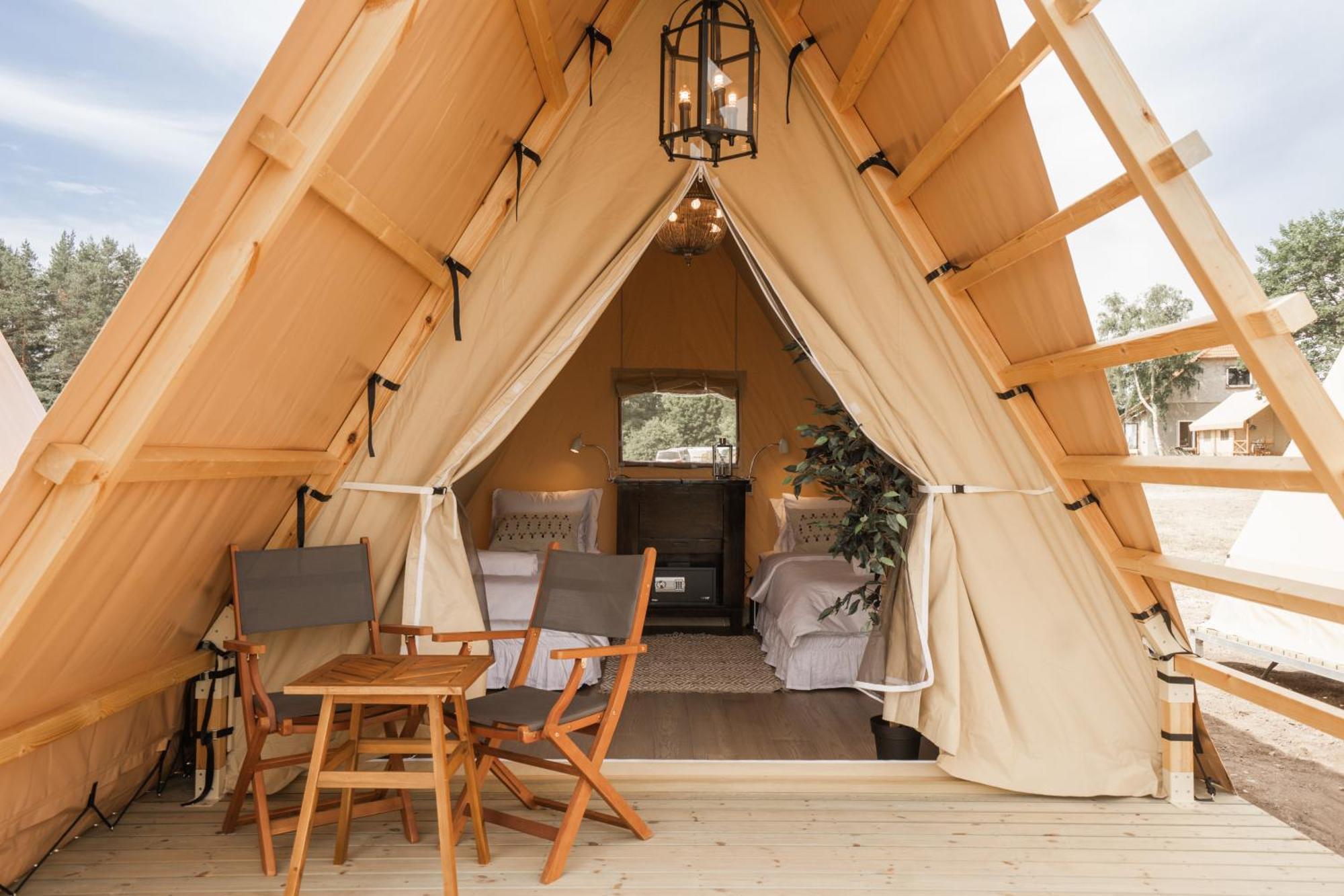 Mia Glamping Hotell Orissaare Exteriör bild