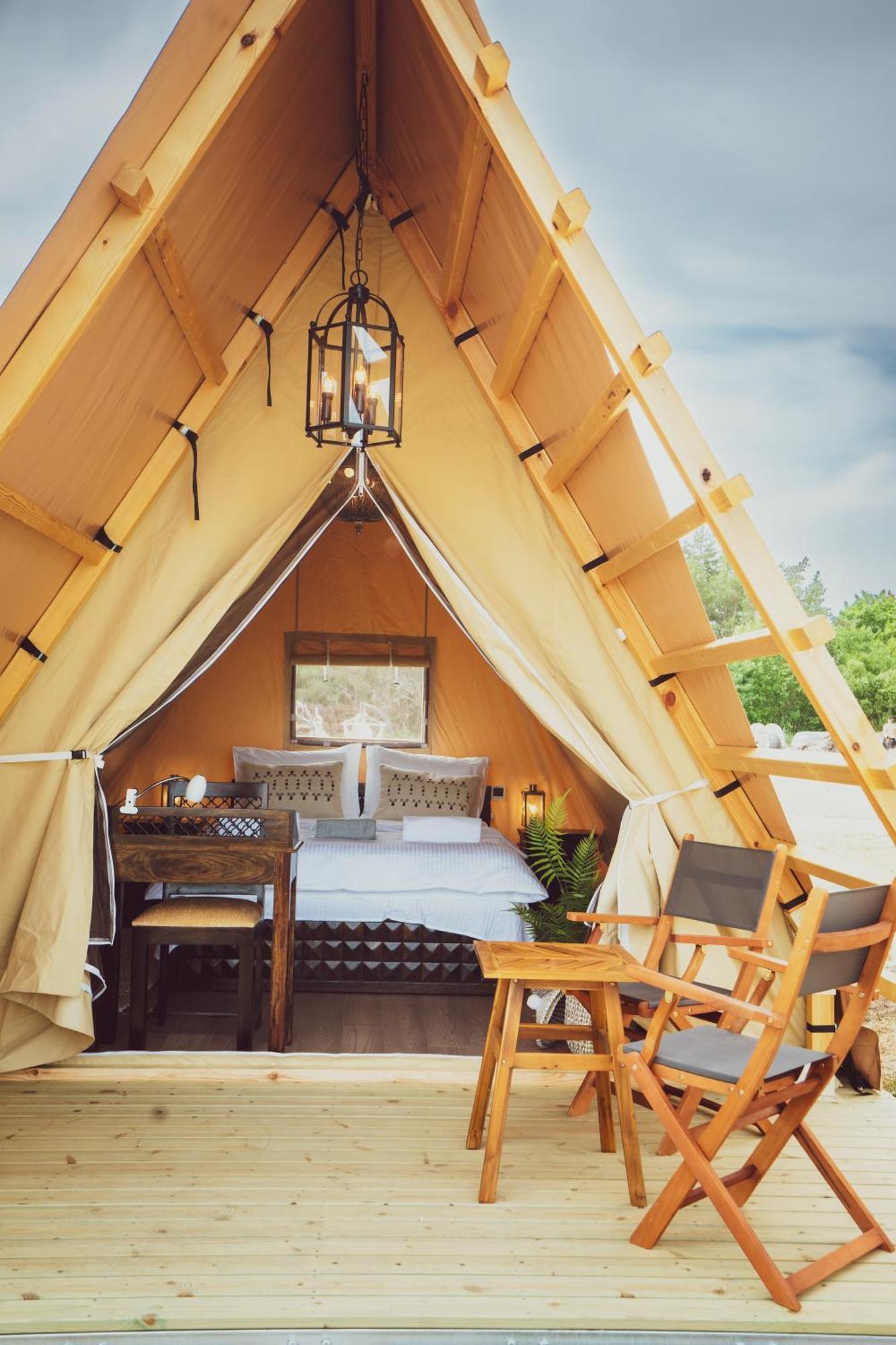 Mia Glamping Hotell Orissaare Exteriör bild