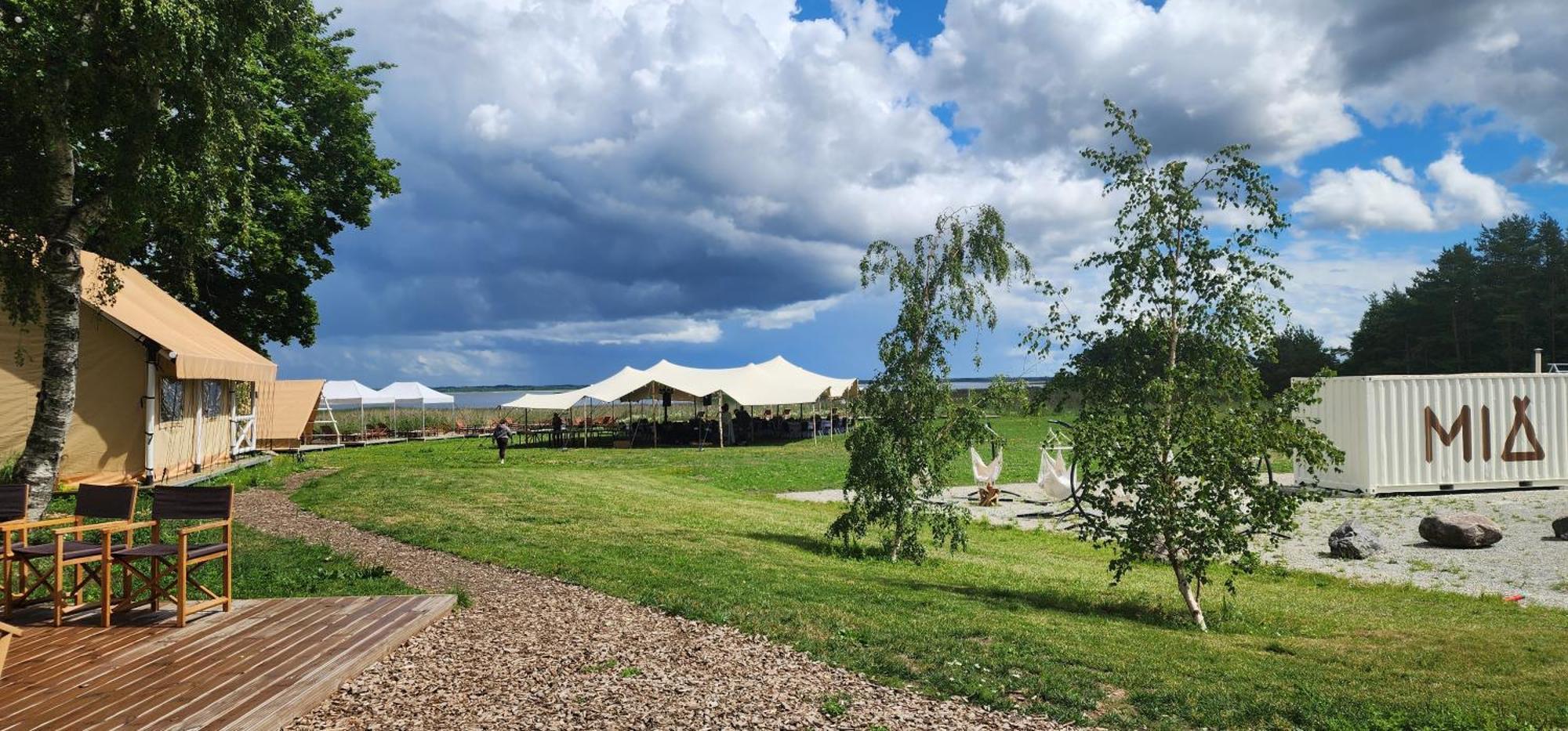 Mia Glamping Hotell Orissaare Exteriör bild