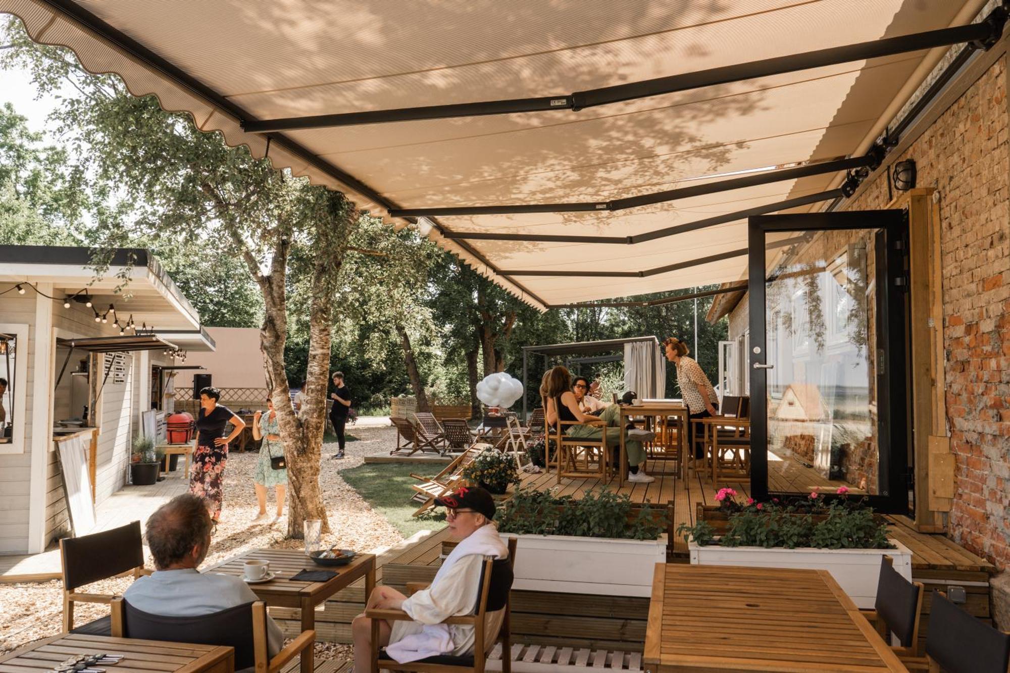 Mia Glamping Hotell Orissaare Exteriör bild